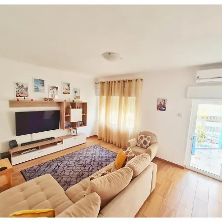 Luxury 3 Bedroom - *