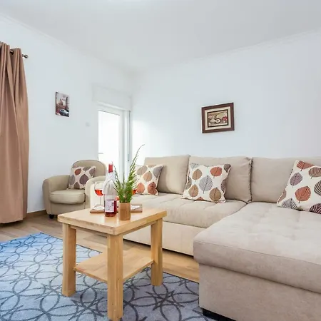 Luxury 3 Bedroom - Apartment